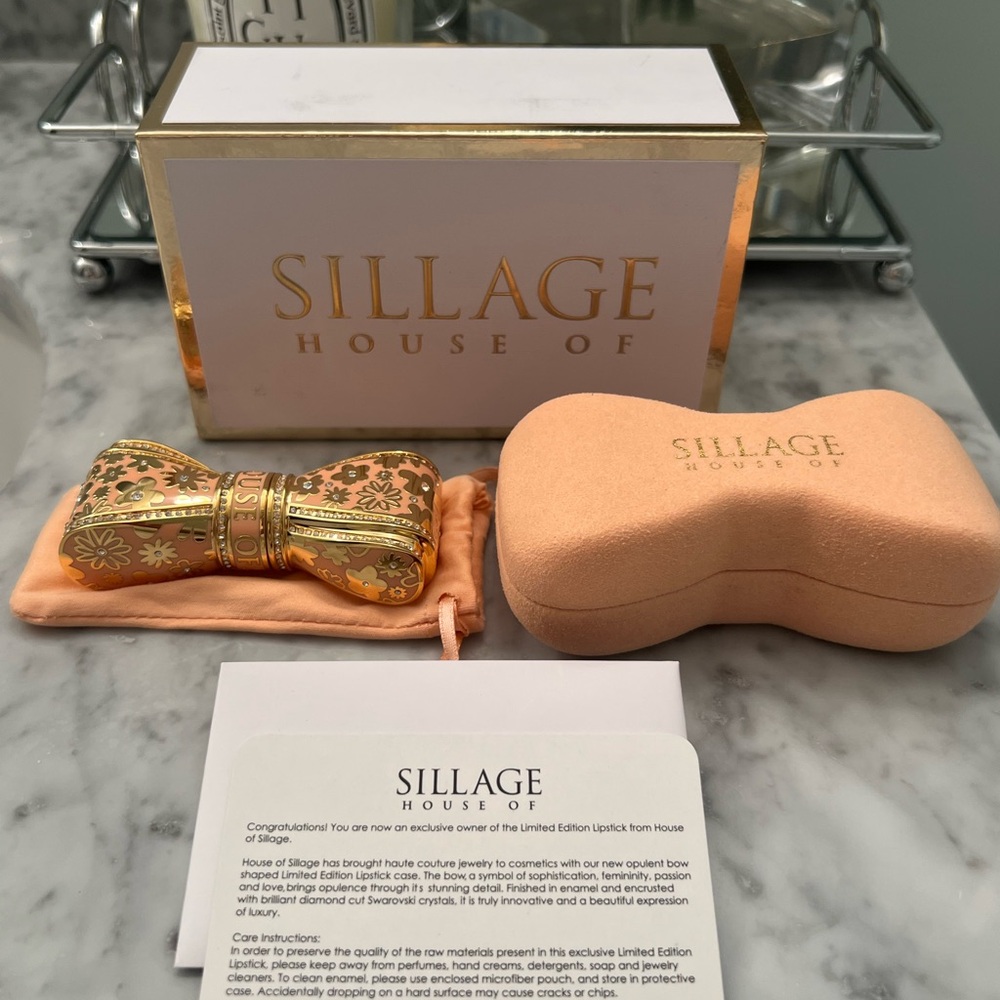 NIB- Whispers of Enlightenment (Peach) Bow Lipstick Case